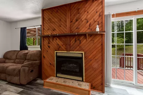 Living - 60 Fleming St, Murphy, NC 28906 photo 7 of 9