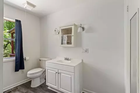 Bath - 60 Fleming St, Murphy, NC 28906 photo 1 of 6