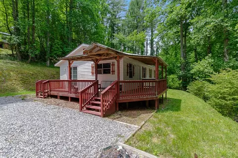 Exterior - 60 Fleming St, Murphy, NC 28906 photo 2 of 13