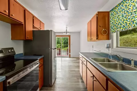 Kitchen - 60 Fleming St, Murphy, NC 28906 photo 4 of 4