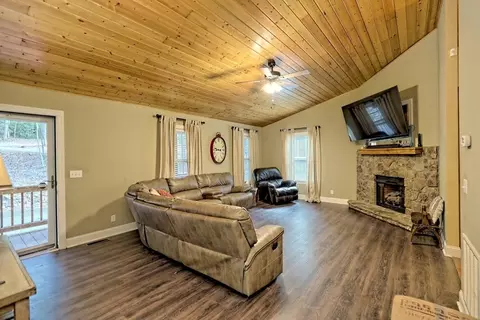Living - 55 Rolling Oaks Rd, Murphy, NC 28906 photo 3 of 4