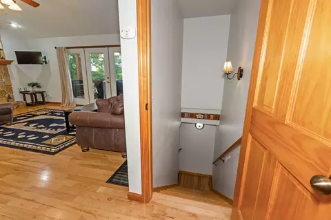 Entry Way - 117 Carson Ln, Murphy, NC 28906 photo 5 of 8