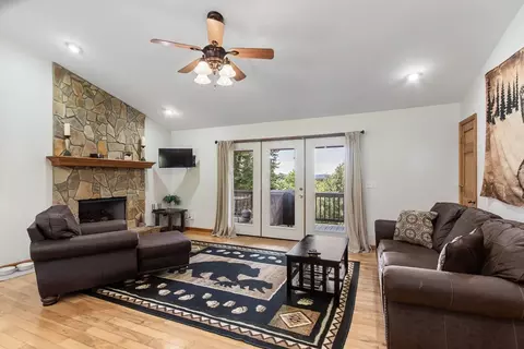 Living - 117 Carson Ln, Murphy, NC 28906 photo 1 of 12