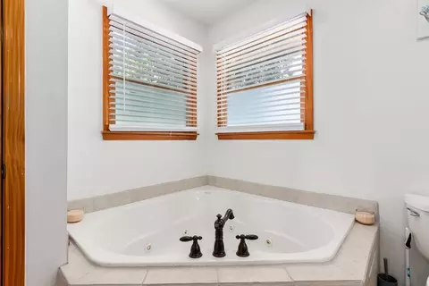 Bath - 117 Carson Ln, Murphy, NC 28906 photo 2 of 8
