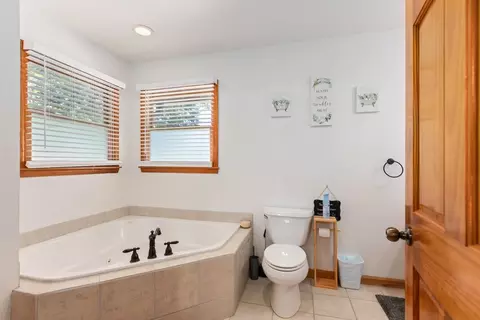 Bath - 117 Carson Ln, Murphy, NC 28906 photo 1 of 8