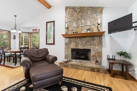 Living - 117 Carson Ln, Murphy, NC 28906 photo 4 of 12