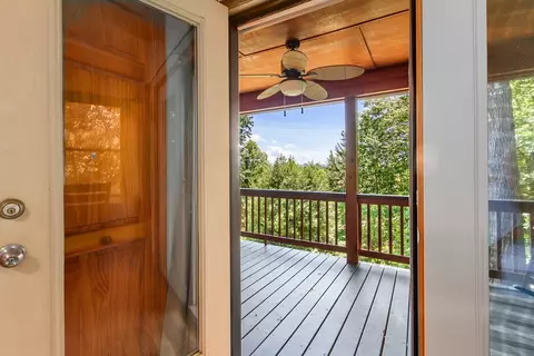 Entry Way - 117 Carson Ln, Murphy, NC 28906 photo 4 of 8