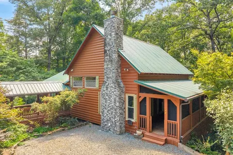 148 Stegall Mill Rdg, Ellijay, GA 30536