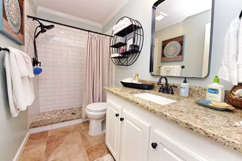Bath - 465 Driver Ave, Murphy, NC 28906 photo 5 of 5