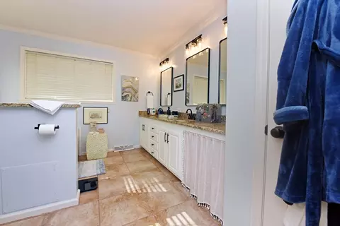 Bath - 465 Driver Ave, Murphy, NC 28906 photo 2 of 5