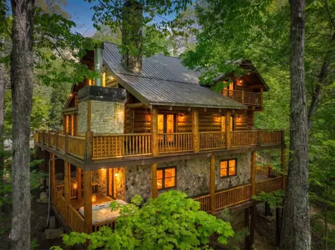 536 Lakeview Rd, Blue Ridge, GA 30513