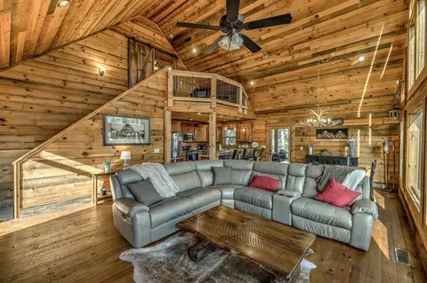 Living - 300 Cloudland Trce, Epworth, GA 30541 photo 2 of 8