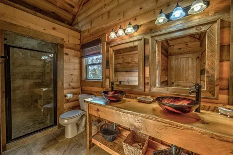 Bath - 300 Cloudland Trce, Epworth, GA 30541 photo 2 of 4
