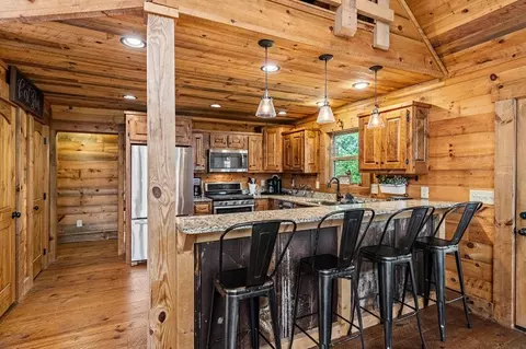 Kitchen - 300 Cloudland Trce, Epworth, GA 30541 photo 2 of 4