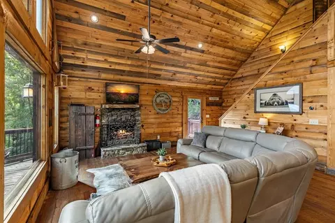 Living - 300 Cloudland Trce, Epworth, GA 30541 photo 1 of 8