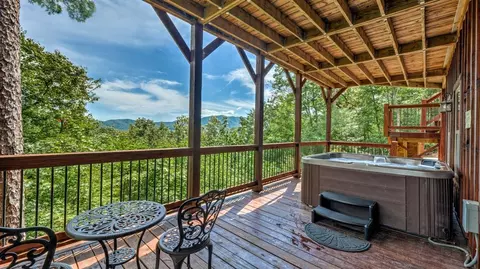 Exterior - 300 Cloudland Trce, Epworth, GA 30541 photo 4 of 12