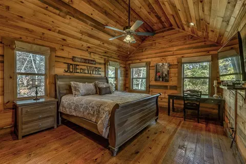 Bedroom - 300 Cloudland Trce, Epworth, GA 30541 photo 5 of 10