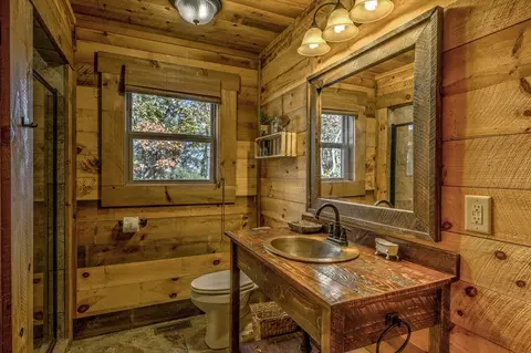 Bath - 300 Cloudland Trce, Epworth, GA 30541 photo 1 of 4