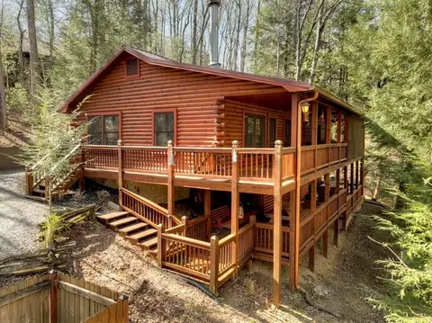 1480 Hidden Lake Dr, Ellijay, GA 30540