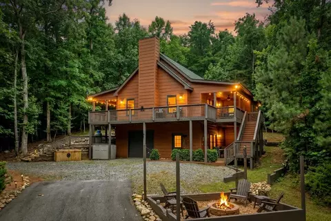 50 Kings Ct, Ellijay, GA 30540