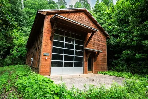 235 Rios Dr, Bryson City, NC 28713