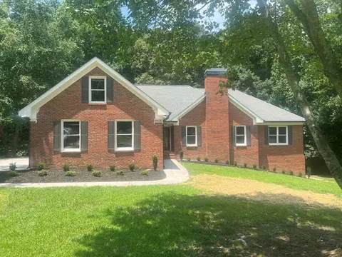 1055 Windridge Dr, Loganville, GA 30052