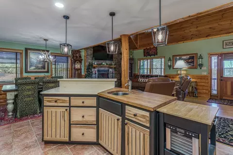 Kitchen - 126 River Top Vw, Murphy, NC 28906 photo 3 of 7