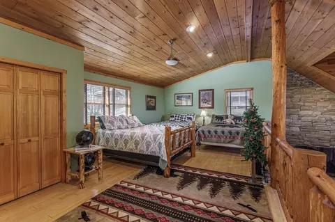 Bedroom - 126 River Top Vw, Murphy, NC 28906 photo 4 of 7
