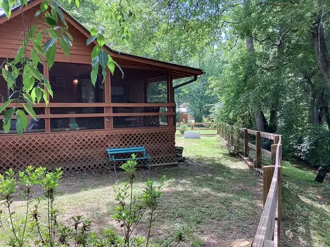 1531 Mountain Village Dr, Hiawassee, GA 30546