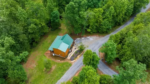 680 Deerfield Dr, Murphy, NC 28906 photo 3