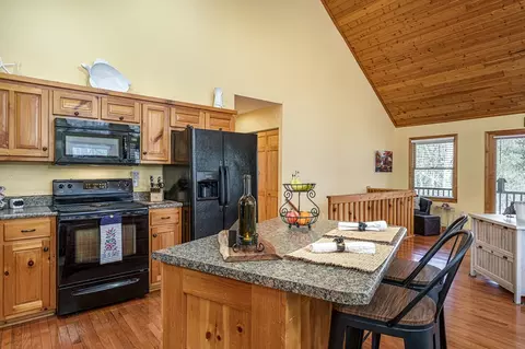 Kitchen - 198 Dew Drop Ln, Murphy, NC 28906 photo 3 of 4