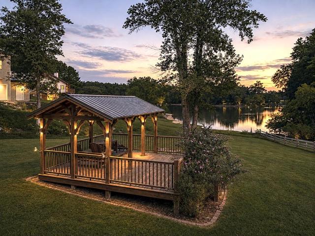 27 Twin Brook Dr, Blairsville, GA 30512