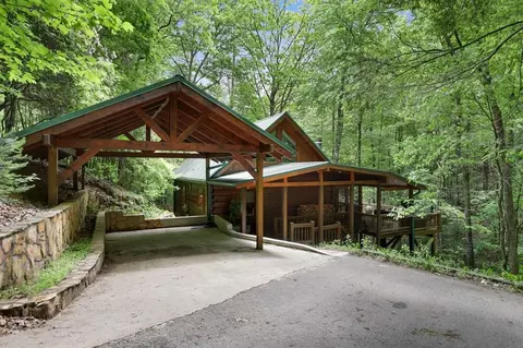 189 Cherry Lake Dr, Blue Ridge, GA 30513