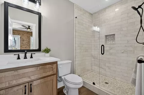 Bath - 720 Split Creek Rd, Morganton, GA 30560 photo 5 of 5