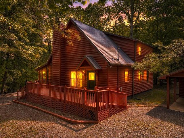 105 Blackberry Falls Ct, Ellijay, GA 30536