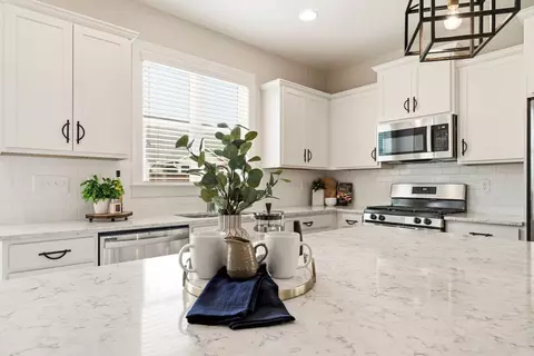 Kitchen - 167 Mountain Blvd, Jasper, GA 30143 photo 2 of 5