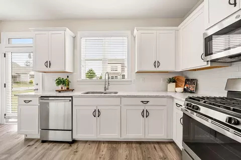 Kitchen - 167 Mountain Blvd, Jasper, GA 30143 photo 3 of 5