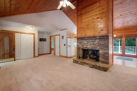 Living - 415 Sunset Ct, Jasper, GA 30143 photo 1 of 2