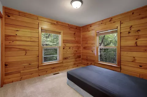 Bedroom - 415 Sunset Ct, Jasper, GA 30143 photo 4 of 4