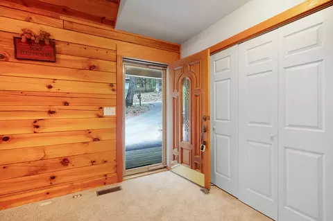 Entry Way - 415 Sunset Ct, Jasper, GA 30143 photo 1 of 3