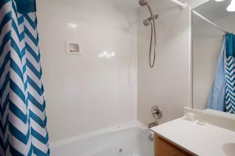 Bath - 415 Sunset Ct, Jasper, GA 30143 photo 2 of 3
