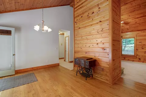 Entry Way - 415 Sunset Ct, Jasper, GA 30143 photo 2 of 3