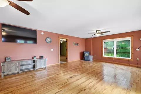 Living - 270 Marina Rd, Murphy, NC 28906 photo 2 of 2