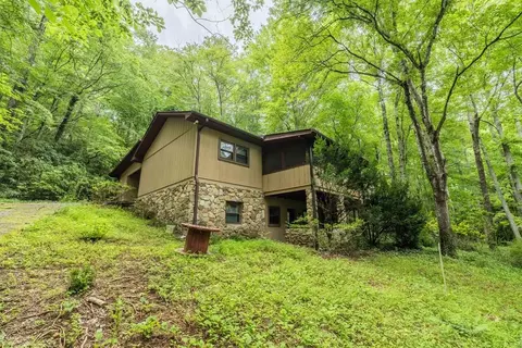 65 Eagle Chase Cir, Dillard, GA 30537