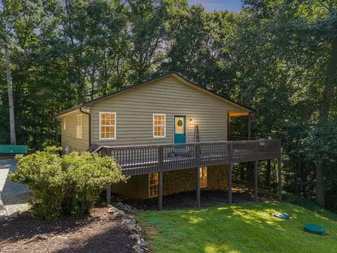 6 Spalding Ct, Ellijay, GA 30540