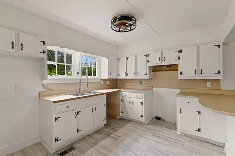 Kitchen - 3260 E First St, Blue Ridge, GA 30513 photo 2 of 3