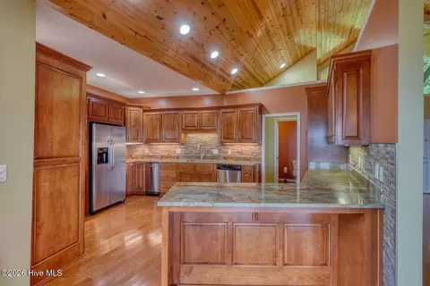 Kitchen - 645 Outlook Rd, Murphy, NC 28906 photo 3 of 5