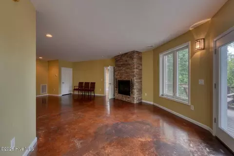 Living - 645 Outlook Rd, Murphy, NC 28906 photo 8 of 8