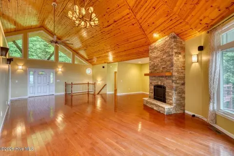 Living - 645 Outlook Rd, Murphy, NC 28906 photo 2 of 8