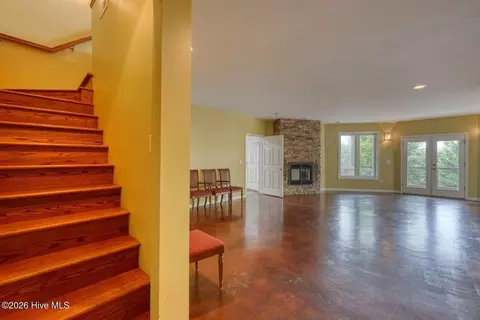 Living - 645 Outlook Rd, Murphy, NC 28906 photo 6 of 8